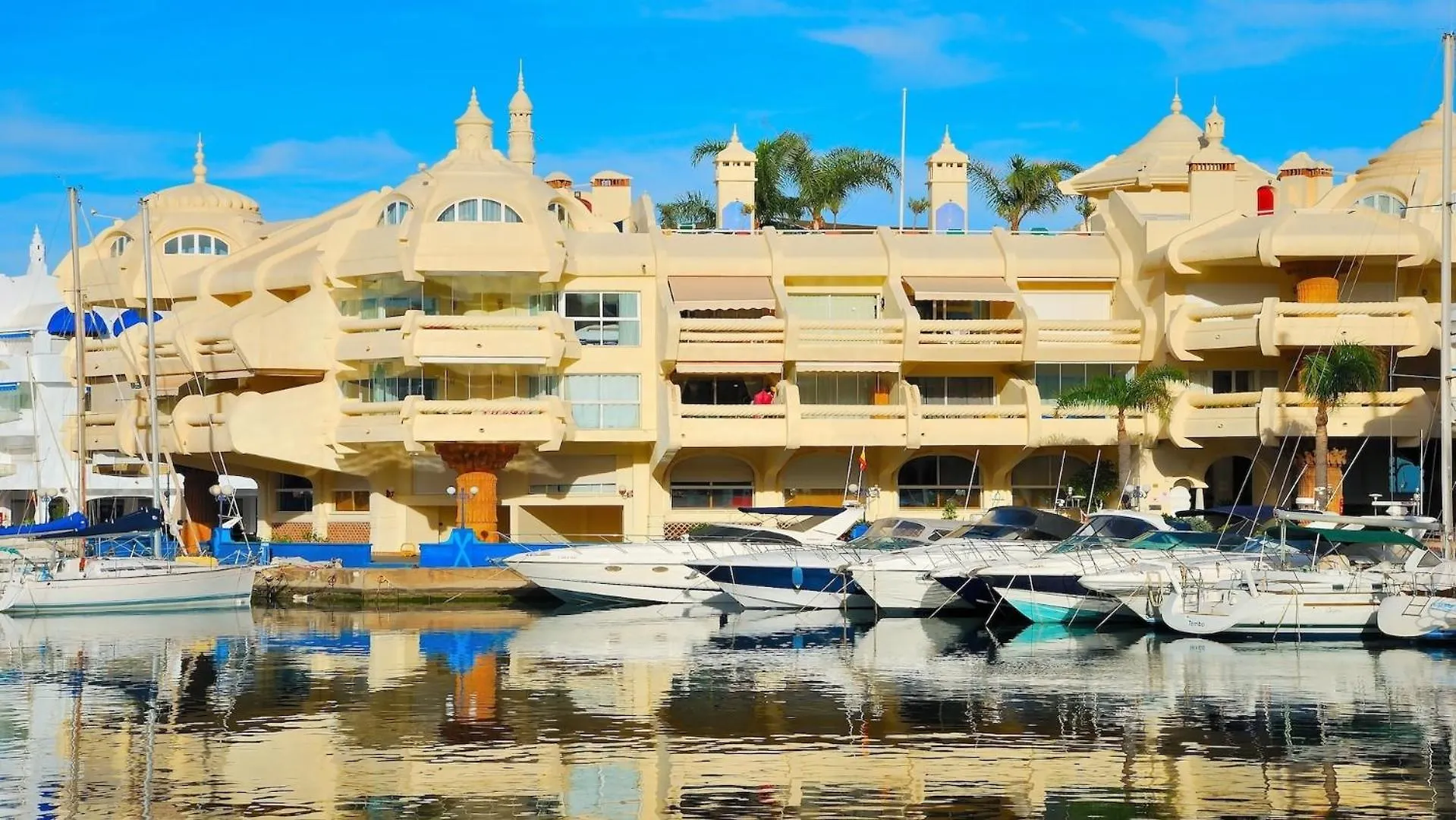 Vivienda Cronos Golf Apartment Benalmadena Spain
